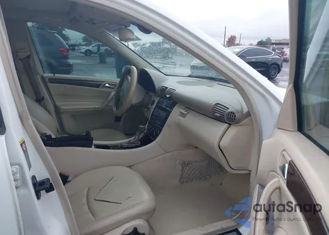 2005 Mercedes-Benz C 240 Luxury from USA, damaged, VIN WDBRF61J85F576261